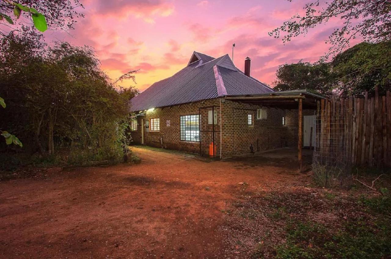 Kruger Wild Dog Inn Marloth Park Εξωτερικό φωτογραφία