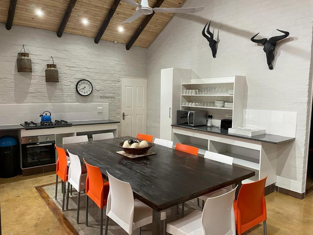Kruger Wild Dog Inn Marloth Park Εξωτερικό φωτογραφία