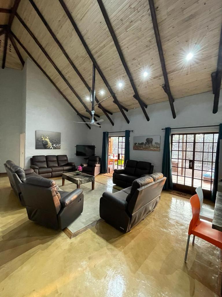 Kruger Wild Dog Inn Marloth Park Εξωτερικό φωτογραφία