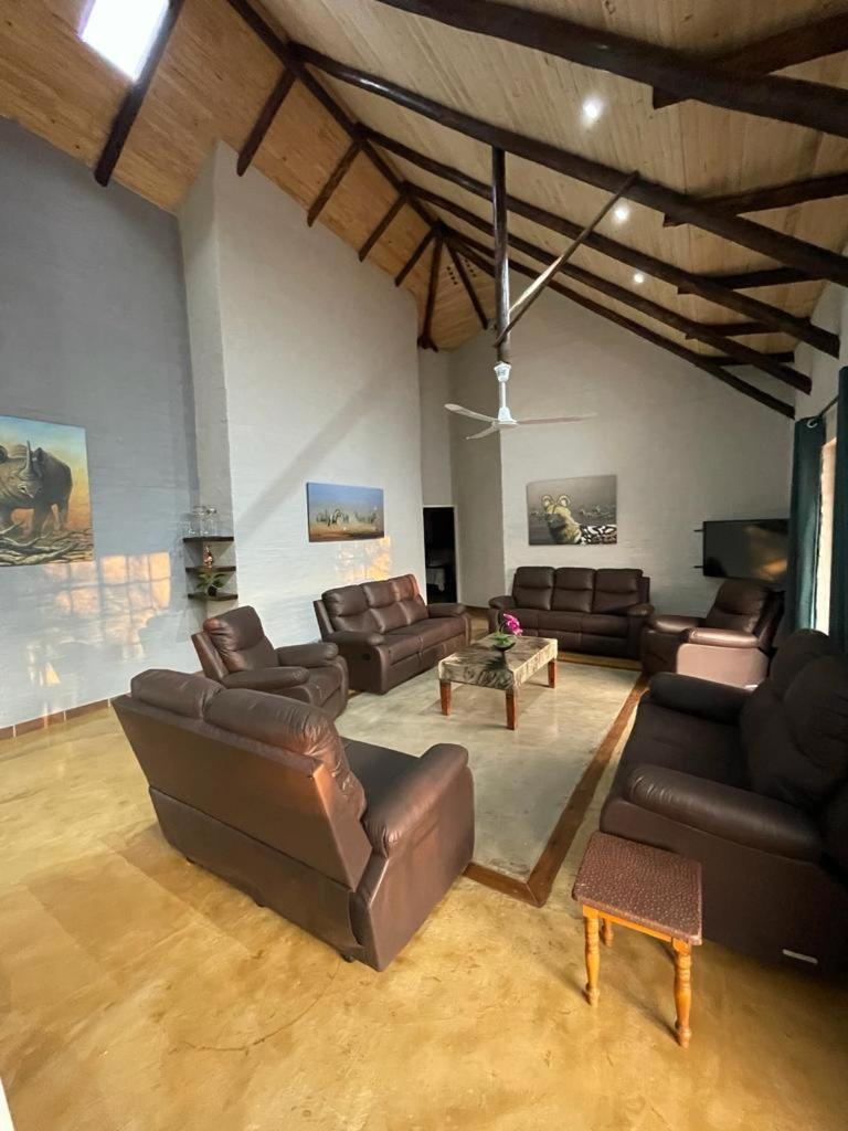 Kruger Wild Dog Inn Marloth Park Εξωτερικό φωτογραφία