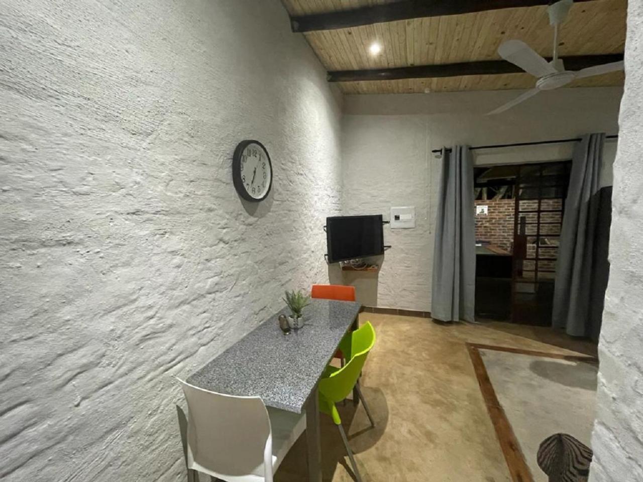 Kruger Wild Dog Inn Marloth Park Εξωτερικό φωτογραφία