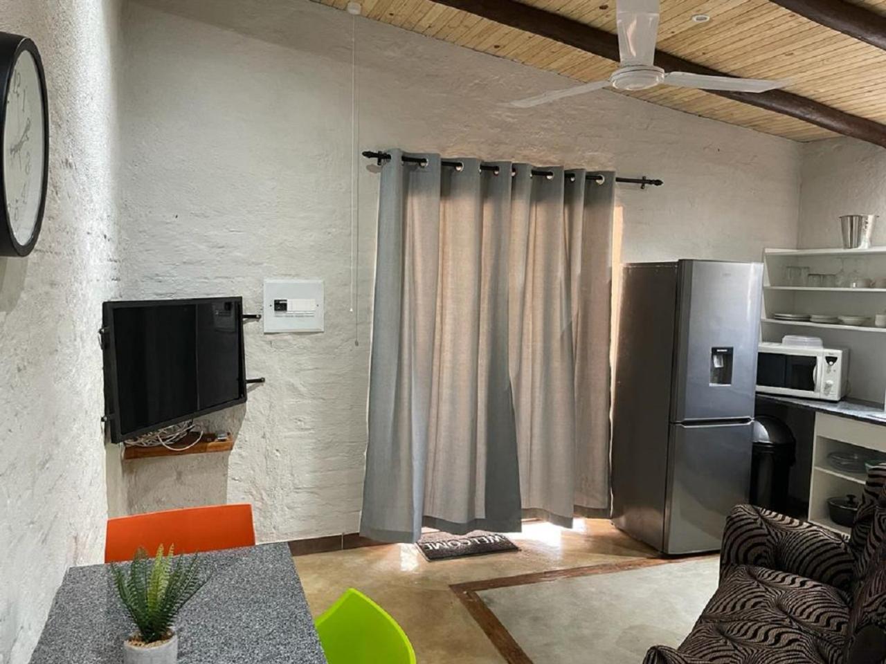 Kruger Wild Dog Inn Marloth Park Εξωτερικό φωτογραφία