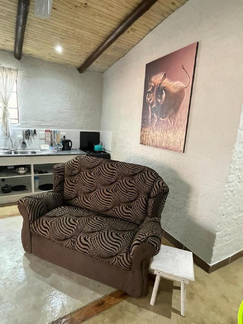 Kruger Wild Dog Inn Marloth Park Εξωτερικό φωτογραφία